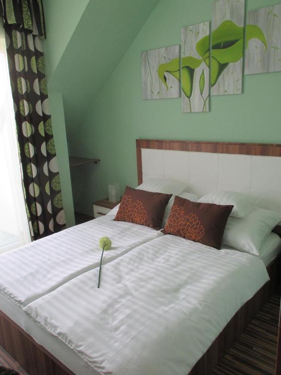 Alpha Apartman Sarvar Room photo